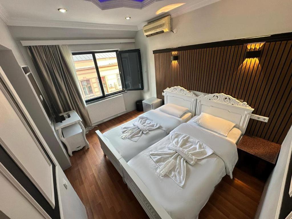 Metrepol Hotel 巴统 外观 照片