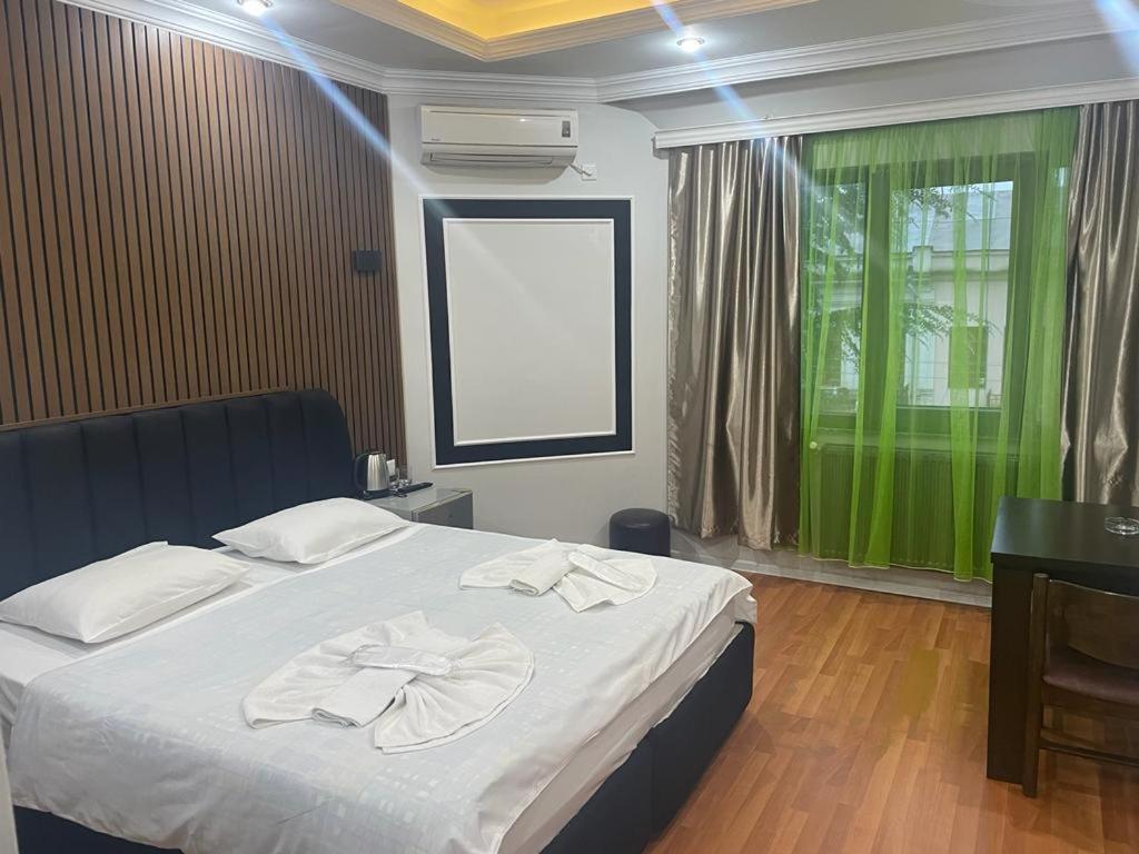 Metrepol Hotel 巴统 外观 照片