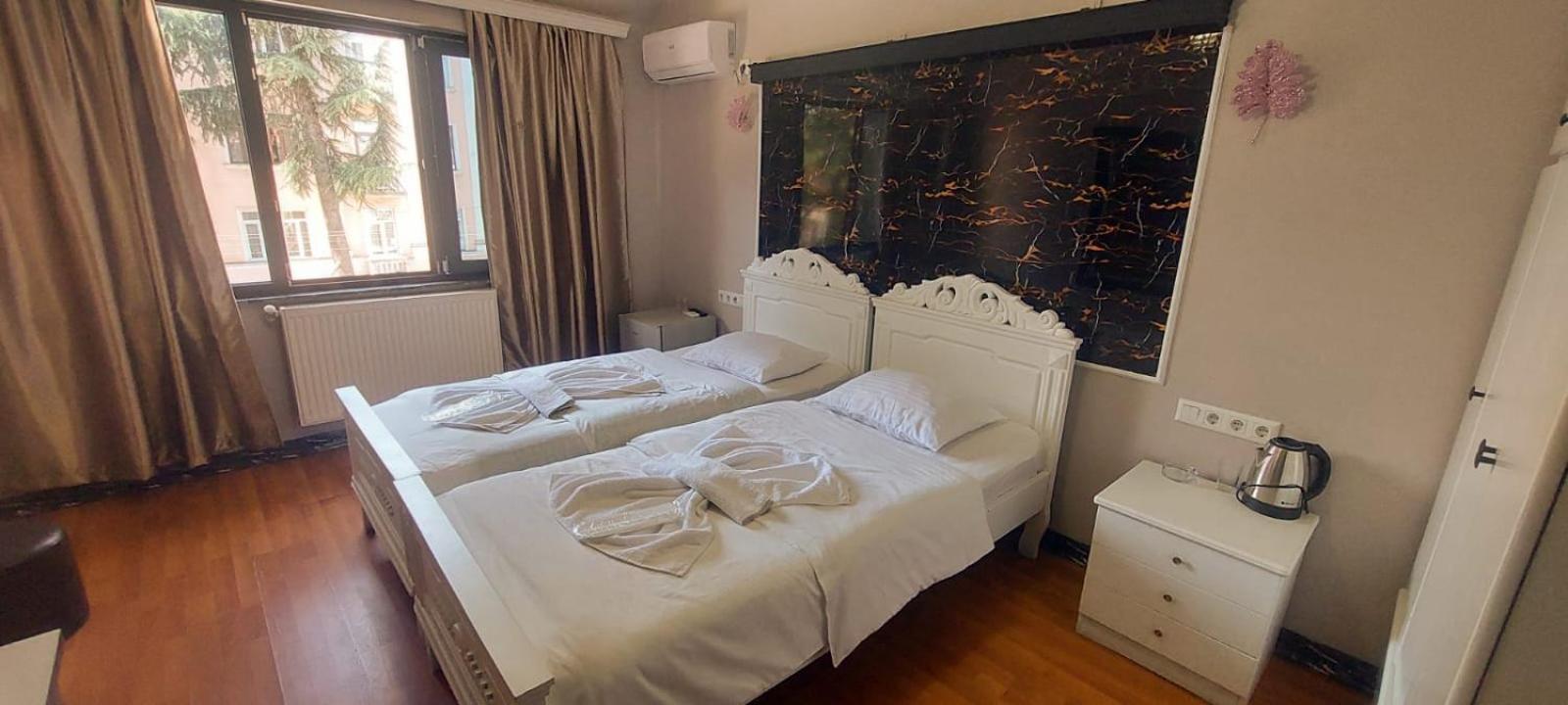 Metrepol Hotel 巴统 外观 照片