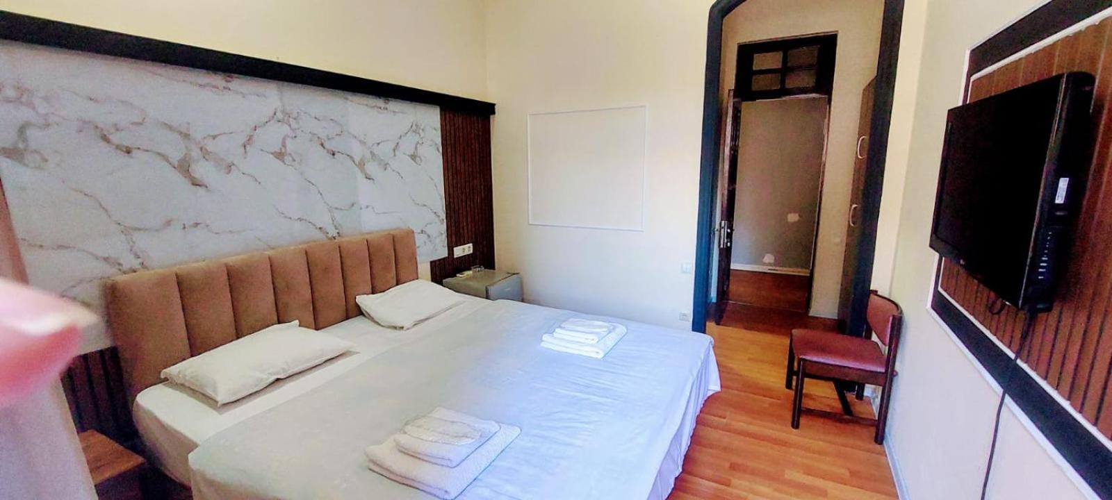 Metrepol Hotel 巴统 外观 照片