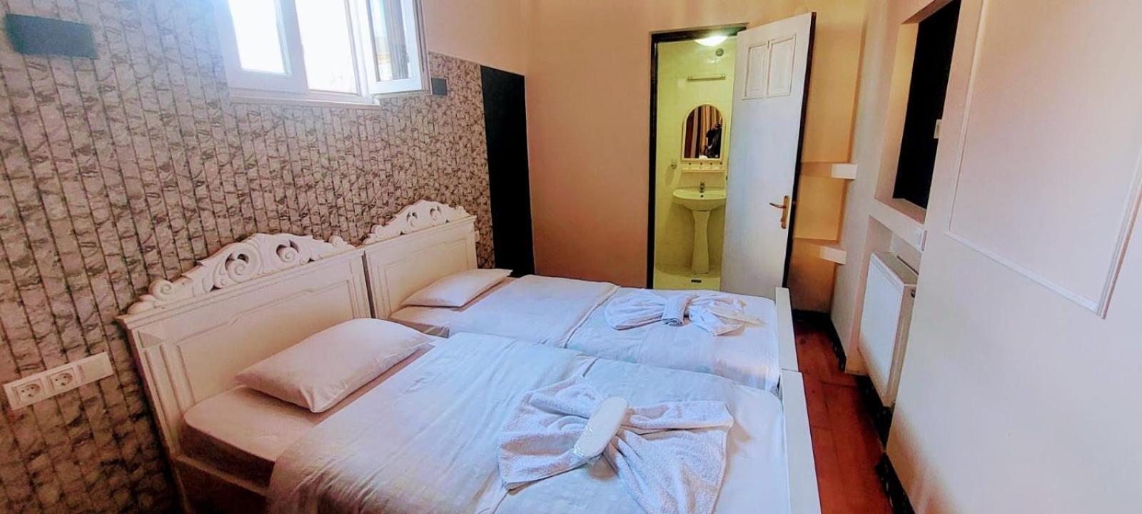 Metrepol Hotel 巴统 外观 照片