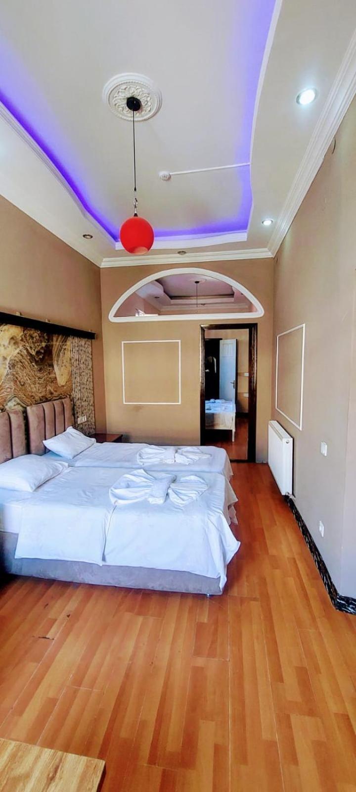 Metrepol Hotel 巴统 外观 照片